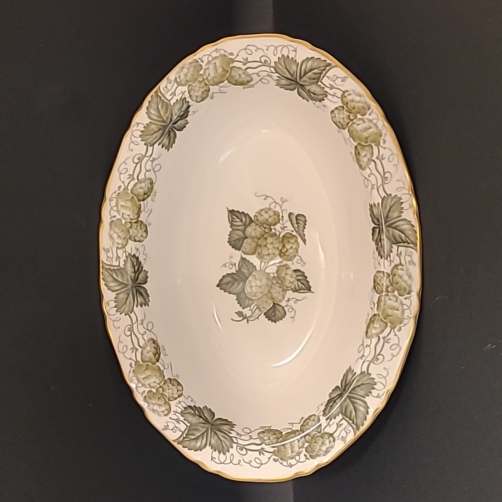 Vintage | "The Worcester Hop" 10 inch Oval Vegetable Bowl